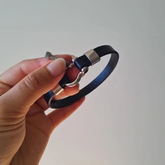 Gorgeous silver stainless steel and vegan black bracelet for men - Picture 1 of 3